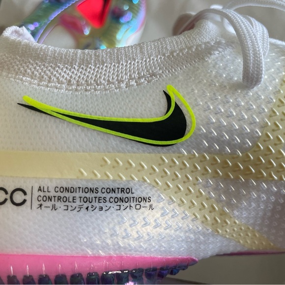 Nike cleats - Picture 5 of 9